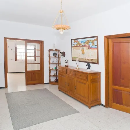 Pilar * Puerto del Carmen (Lanzarote)